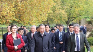 [Foto] Líder partidista de Vietnam pronuncia discurso sobre políticas en Universidad de Oxford
