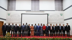 Los delegados en el seminario "Política económica y cooperación entre Vietnam y Costa de Marfil", celebrado el 10 de julio de 2025. (Foto: VNA)