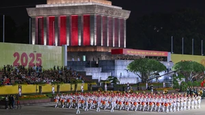 [Foto] Fuerzas armadas de Rusia, Laos y Camboya en el ensayo general por Día Nacional de Vietnam