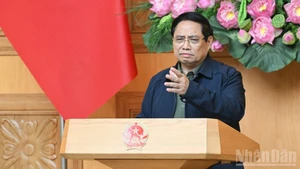 El primer ministro de Vietnam, Pham Minh Chinh, interviene en la reunión. (Foto: Nhan Dan)