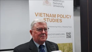 El profesor emérito Carl Thayer de la Universidad de Nueva Gales del Sur (Australia). (Foto: VNA)