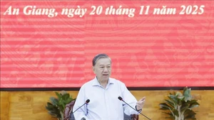 El secretario general del Partido Comunista de Vietnam, To Lam, interviene en la reunión. (Foto: VNA)