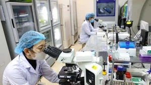 Investigación científica en el Hospital Nacional de Endocrinología. (Foto: VNA)