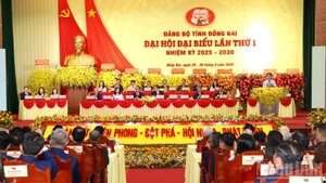 [Vídeo] Vu Hong Van reelegido secretario del Comité del PCV en Dong Nai