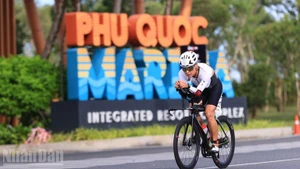 Phu Quoc marcha hacia APEC 2027 con el triatlón Ironman 70.3. (Foto: Nhan Dan)