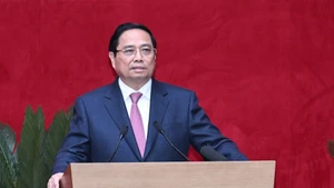 El primer ministro de Vietnam, Pham Minh Chinh, interviene en la cita. (Foto: Nhan Dan)