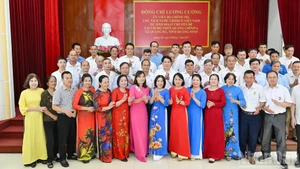 [Foto] Presidente vietnamita revisa funcionamiento de sistema político en Quang Ninh
