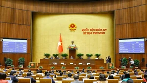 La Asamblea Nacional de Vietnam aprueba las leyes de Planificación y Seguro de Depósitos. (Foto: VNA)