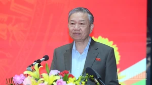 El secretario general del Partido Comunista de Vietnam, To Lam, interviene en la cita. (Foto: Nhan Dan)