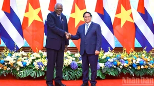 [Foto] Premier vietnamita recibe a dirigente parlamentario cubano