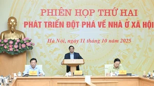 El primer ministro de Vietnam, Pham Minh Chinh, preside la segunda reunión del Comité Directivo Central de Políticas de Vivienda y Mercado Inmobiliario.