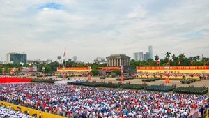 [Foto] Impresionantes imágenes sobre último ensayo del desfile por el 80º aniversario del Día Nacional