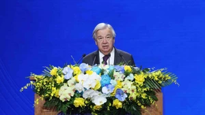 El secretario general de la ONU, Antonio Guterres, en la firma de la Convención de las Naciones Unidas contra la Ciberdelincuencia. (Foto: VNA)