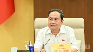 El presidente de la Asamblea Nacional de Vietnam, Tran Thanh Man, en la reunión. (Fotografía: Nhan Dan)