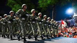 El bloque de oficiales de fuerzas especiales en el ensayo del 21 de agosto. (Foto: Nhan Dan)
