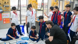 El laboratorio STEM despierta en los estudiantes el deseo de aprender, crear y llegar más lejos. (Foto: baodautu.vn)