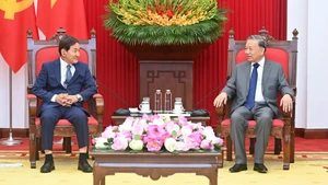 [Foto] Líder partidista de Vietnam recibe a enviado especial del presidente de Corea del Sur
