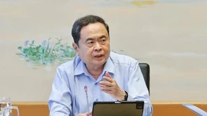 El presidente de la Asamblea Nacional de Vietnam, Tran Thanh Man, interviene en el debate. (Foto: VNA)