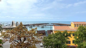 Un rincón del pueblo del atardecer en la isla de Phu Quoc. (Foto: VNA)