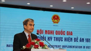 El jefe del Departamento de Cooperación Internacional del Ministerio del Interior, Luu Quang Tuan, habla en el evento. (Foto: VNA)