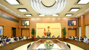 [Foto] Líder legislativo preside reunión para revisar resultados de la implementación de tareas en 2025