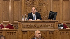 El embajador vietnamita en Hungría, Bui Le Thai, habla en el VI Foro Político Asia-Europa en Hungría. (Foto: VNA)