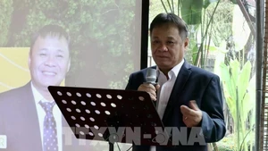 Vo Quang Ha, presidente de la Asociación de Estructuras, Arquitectura y Madera de Ciudad Ho Chi Minh, interviene en la cita (Foto: VNA)