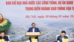 [Foto] Premier vietnamita preside reunión del Comité Directivo Nacional para proyectos clave