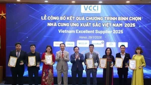 Los proovedores excelentes de Vietnam (Foto: VNA)