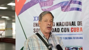 El autor Pedro Gellert (Fuente: VNA)