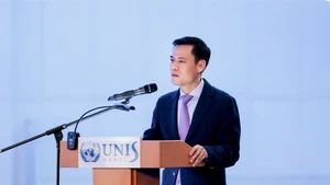 El vicecanciller de Vietnam, Dang Hoang Giang, habla en la cita. (Foto: baoquocte.vn)