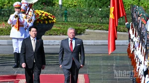 El presidente de Vietnam, Luong Cuong, recibe al Rey de Jordania, Abdullah II bin Al Hussein. 