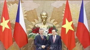 El presidente de la Asamblea Nacional de Vietnam, Tran Thanh Man, y el presidente del Senado de la República Checa, Milos Vystrcil. (Foto: VNA)