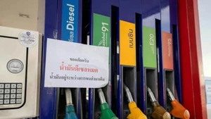 Una gasolinera en Phitsanulok se quedó sin diésel el 16 de marzo. (Foto: Departamento de Relaciones Públicas del Gobierno tailandés)