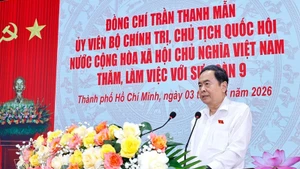 El presidente de la Asamblea Nacional (Parlamento) de Vietnam, Tran Thanh Man, pronuncia un discuso en el evento. (Foto: VNA)