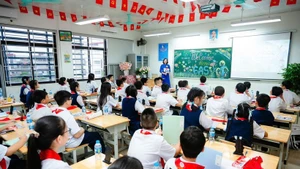 Resolución 71-NQ/TW del Buró Político sobre desarrollo de educación y formación