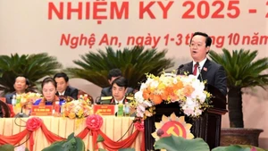 Nguyen Duc Trung, secretario del Comité del Partido de Nghe An, habla en el evento. (Foto: Nhan Dan)