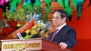 El primer ministro vietnamita, Pham Minh Chinh, habla en el evento. (Foto: VNA)