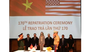 En la ceremonia. (Foto: Ministerio de Relaciones Exteriores de Vietnam)