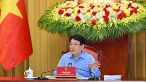 [Foto] Presidente vietnamita trabaja con Comité partidista de Quang Ninh sobre supervisión de implementación de Resolución del XI Pleno del CC del PCV del XIII mandato