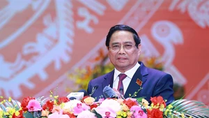 El primer ministro Pham Minh Chinh habla en una solemne ceremonia para conmemorar el 80º aniversario de la fundación del Gobierno de la República Socialista de Vietnam. (Foto: VNA)