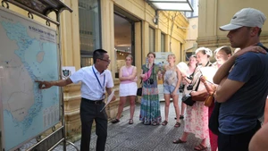 Visitantes extranjeros en el Museo de Escultura Cham de Da Nang. (Foto: VNA)