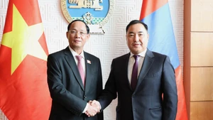 El vicepresidente de la Asamblea Nacional de Vietnam, Tran Quang Phuong, y su homólogo de Mongolia Bukhchuluun Purevdorj. (Foto: VNA)