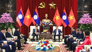 En la recepción. (Foto: hanoimoi.vn)