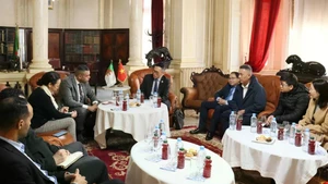 Panorama de la reunión en la Cámara de Comercio e Industria de la provincia argelina de Orán. (Foto: VNA)