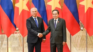 El presidente de la ANV, Tran Thanh Man, recibe al presidente de la Duma Estatal de la la Asamblea Federal de Rusia, Vyacheslav Volodin.