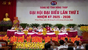 En la primera Asamblea del Comité del Partido Comunista de Vietnam en Dong Thap para el mandato 2025-2030. (Foto: Nhan Dan) 