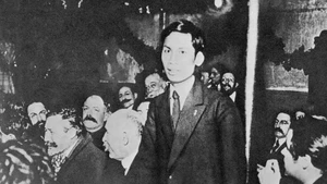 Nguyen Ai Quoc intervino en el Congreso de fundación del Partido Comunista Francés, celebrado en la ciudad de Tours. Fue el primer vietnamita en convertirse en comunista y es considerado uno de los fundadores del Partido Comunista Francés (diciembre de 1920). (Foto: VNA)