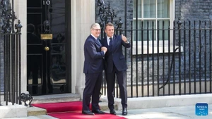El primer ministro británico, Keir Starmer, y el presidente francés, Emmanuel Macron, fotografiados el 10 de julio de 2025 en Londres. (Foto: Xinhua)