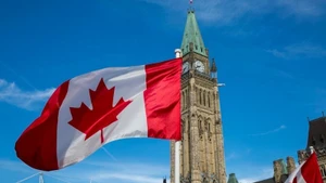 La bandera canadiense ondea en la Colina del Parlamento en Ottawa. (Foto: Gobierno de Canadá)